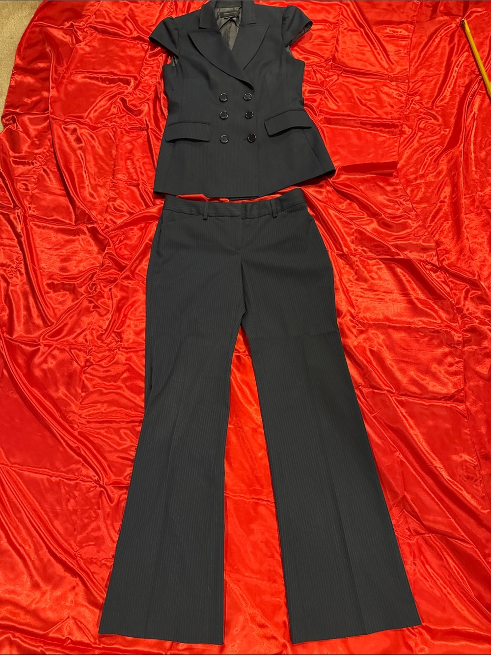 Authentic BCBG Maxazria Two Piece Navy & White Pinstripe Pants Suit